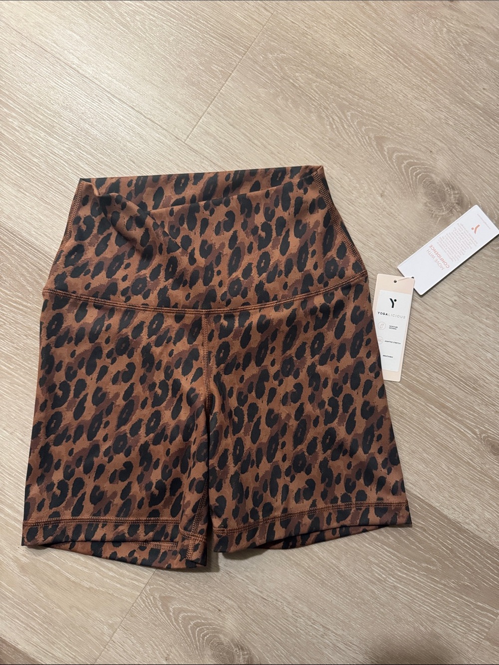 Yogalicious Lux Everyday Leopard Print Shorts NEW 🏷️